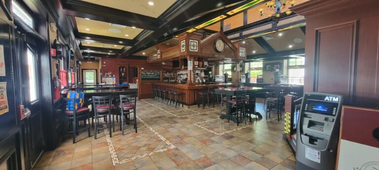 4,500SF RESTAURANT & BAR PROPERTY         $999,000